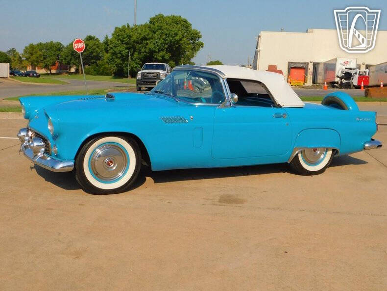 1956 Ford Thunderbird