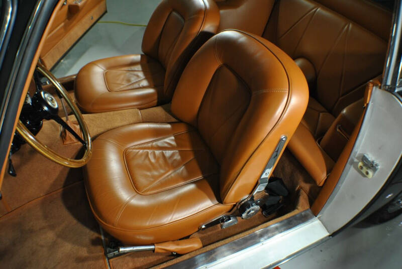 1966 Aston Martin DB6