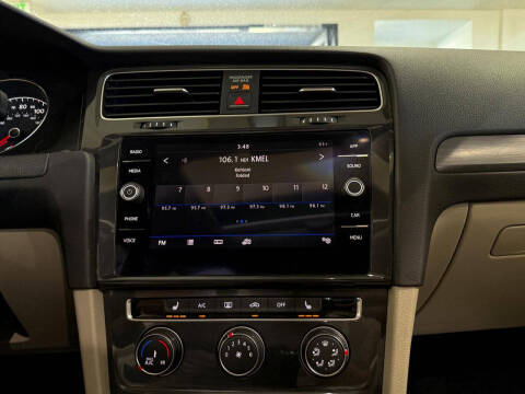 2018 Volkswagen Golf TSI SE