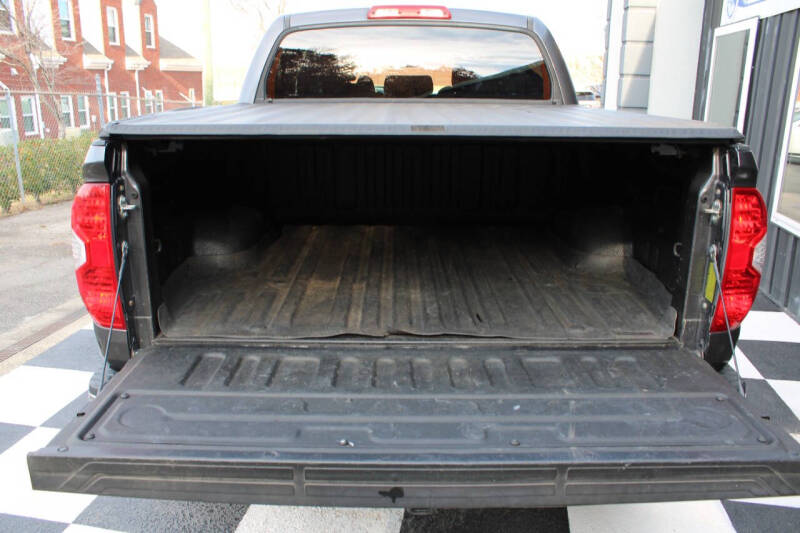 2015 Toyota Tundra SR5