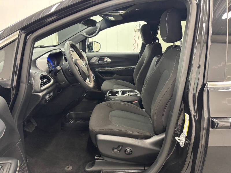 2022 Chrysler Pacifica Touring