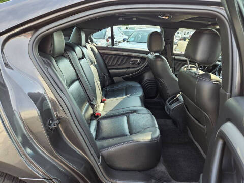 2017 Ford Taurus SEL