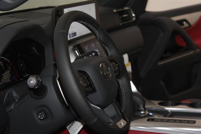 2025 Lexus LX 700h F SPORT Handling