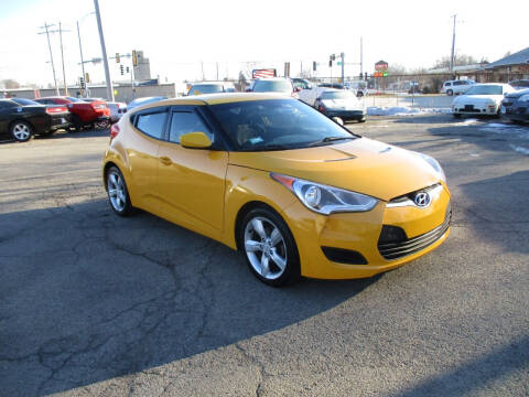 2014 Hyundai Veloster for sale at RJ Motors in Plano IL