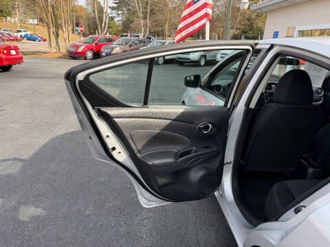 2017 Nissan Versa 1.6 SV