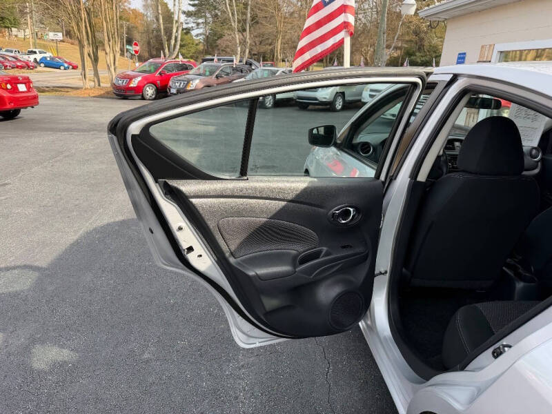 2017 Nissan Versa 1.6 SV