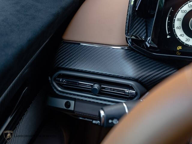 2025 Aston Martin Vanquish