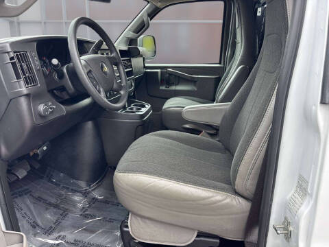 2024 Chevrolet Express 2500