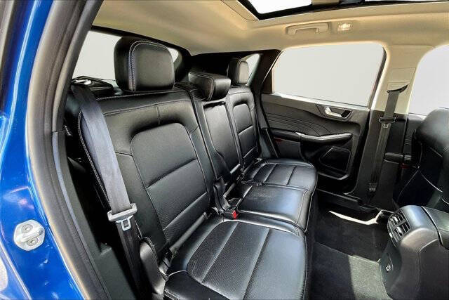 2022 Ford Escape Titanium