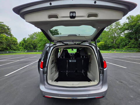 2018 Chrysler Pacifica Touring L Plus