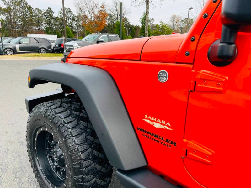 2015 Jeep Wrangler Unlimited Sahara photo 17