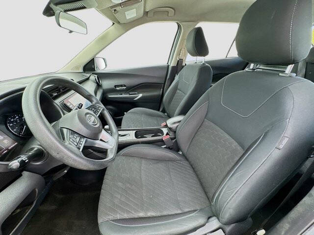 2022 Nissan Kicks SV