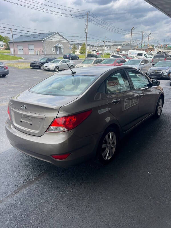 2012 Hyundai Accent GLS