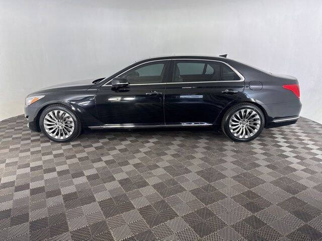 2017 Genesis G90