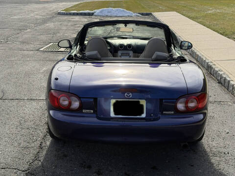 2004 Mazda MX-5 Miata LS