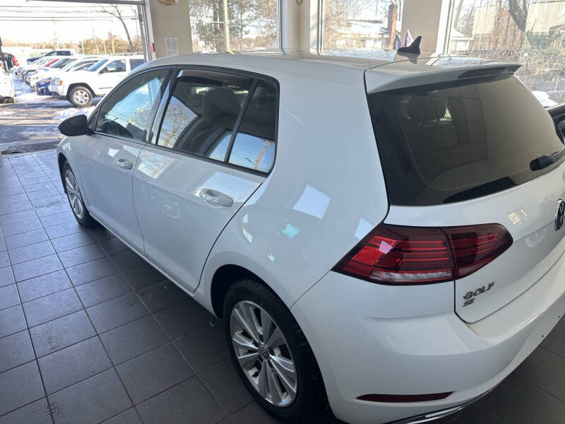 2018 Volkswagen Golf TSI SE
