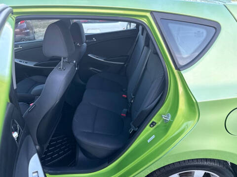 2012 Hyundai Accent SE