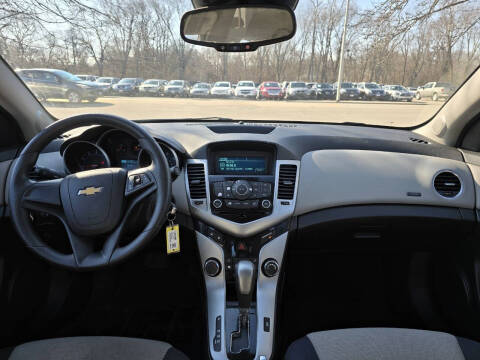 2013 Chevrolet Cruze LS Auto