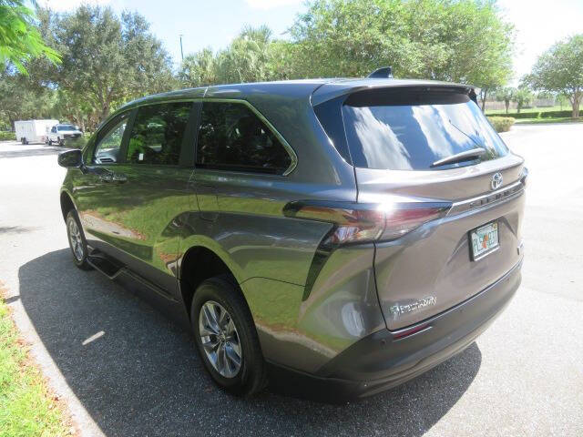 2024 Toyota Sienna XLE 7-Passenger