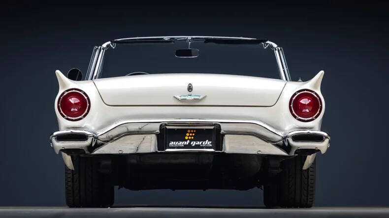 1957 Ford Thunderbird