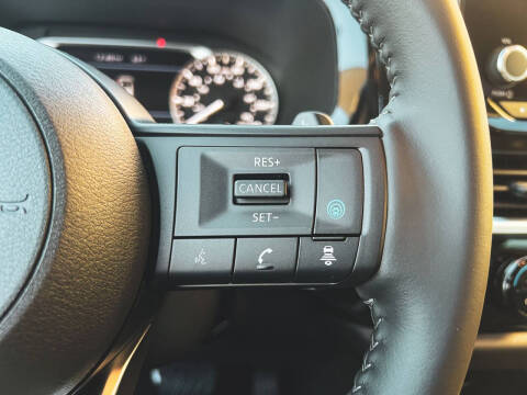 2025 Nissan Pathfinder SV