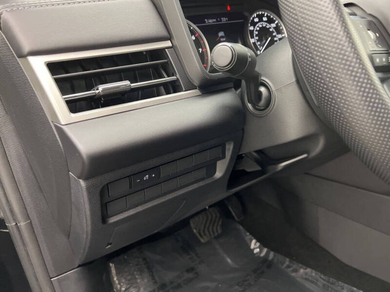 2025 Mitsubishi Outlander ES