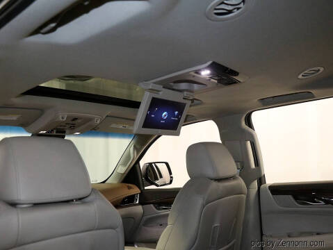 2017 Cadillac Escalade ESV Luxury