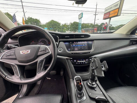 2017 Cadillac XT5 Luxury
