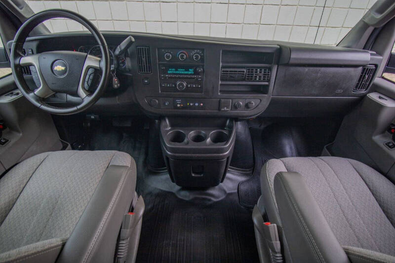 2017 Chevrolet Express LT 3500