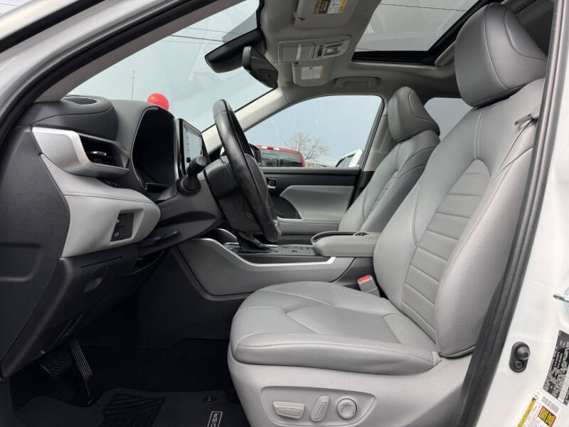 2022 Toyota Highlander XLE