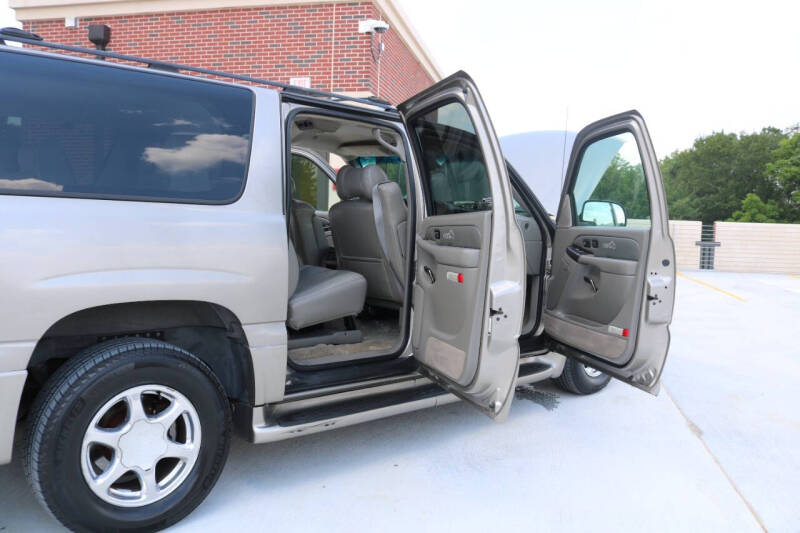 2001 GMC Yukon XL Denali