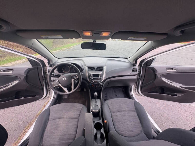 2017 Hyundai Accent SE