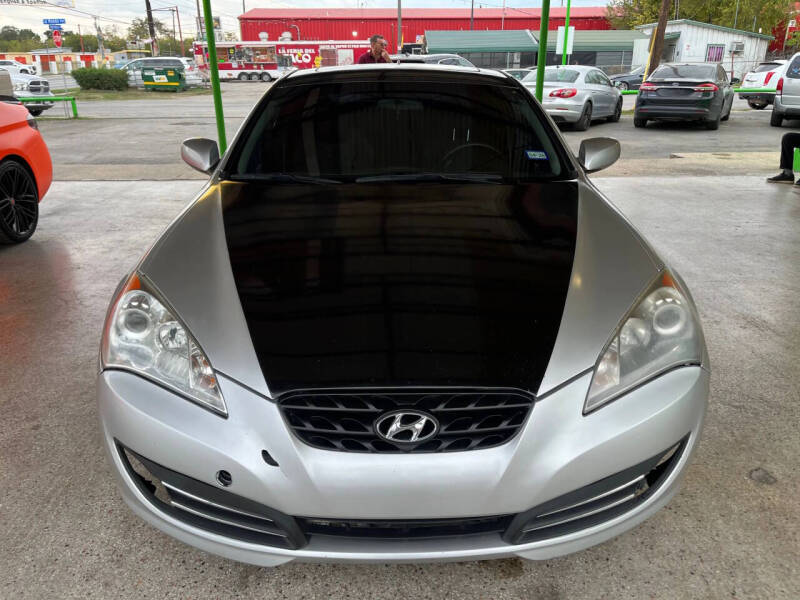 2010 Hyundai Genesis Coupe 2.0T Premium