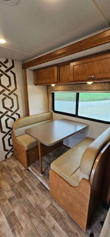 2019 Thor Motor Coach Freedom Elite