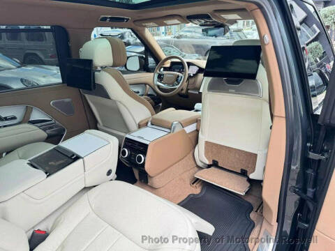 2025 Land Rover Range Rover P615 SV LWB