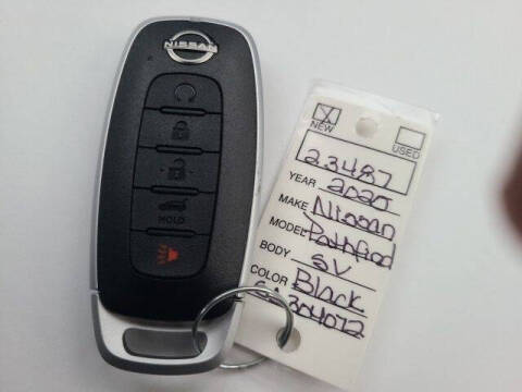 2025 Nissan Pathfinder SV