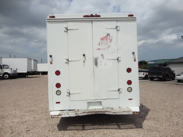 2005 Workhorse P42