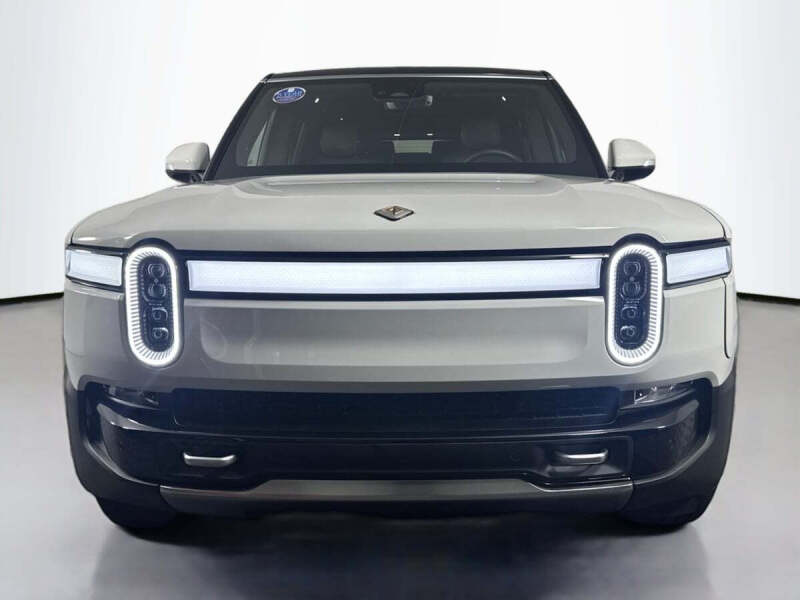 2024 Rivian R1S