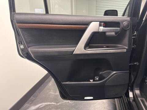 2016 Toyota Land Cruiser