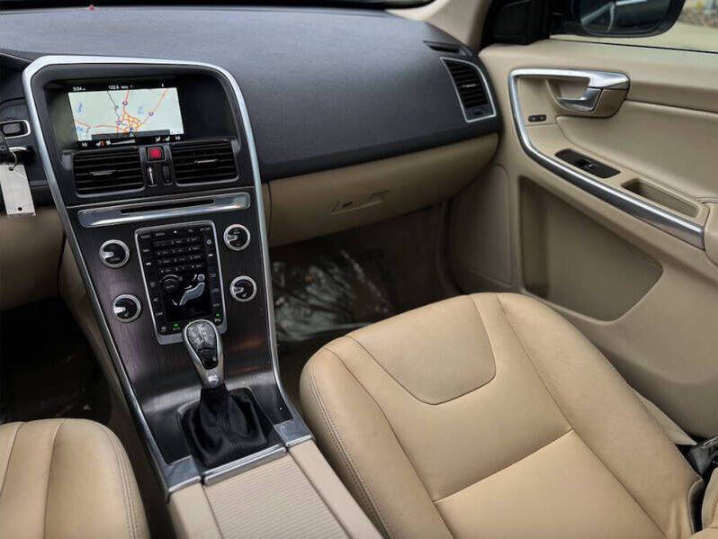 2016 Volvo XC60 T5 Drive-E Premier