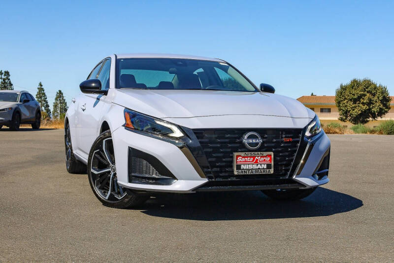 2025 Nissan Altima SR's photo