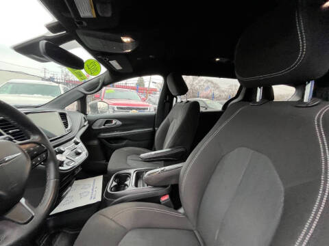 2022 Chrysler Pacifica Touring