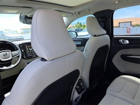 2026 Volvo XC40 B5 Plus