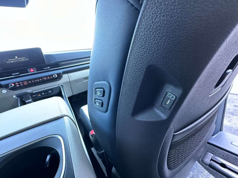 2026 Kia Carnival EX