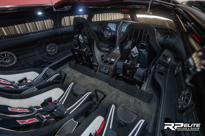 2019 Outerlimits SV43