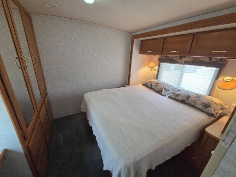 2006 Winnebago Itaska Sunova