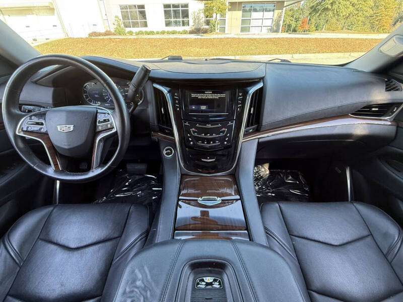 2016 Cadillac Escalade Standard