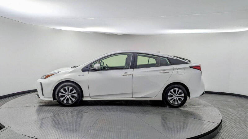 2022 Toyota Prius LE