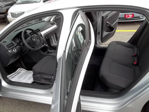 2014 Volkswagen Passat 1.8T S PZEV