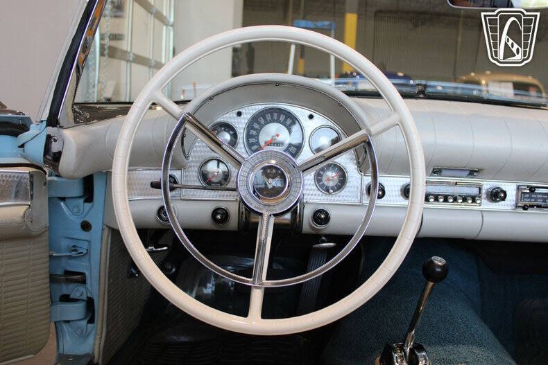 1957 Ford Thunderbird